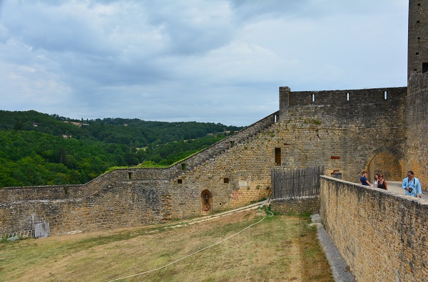 Beynac basse cour 24 079