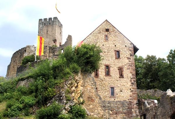 Ruines rotteln d 4